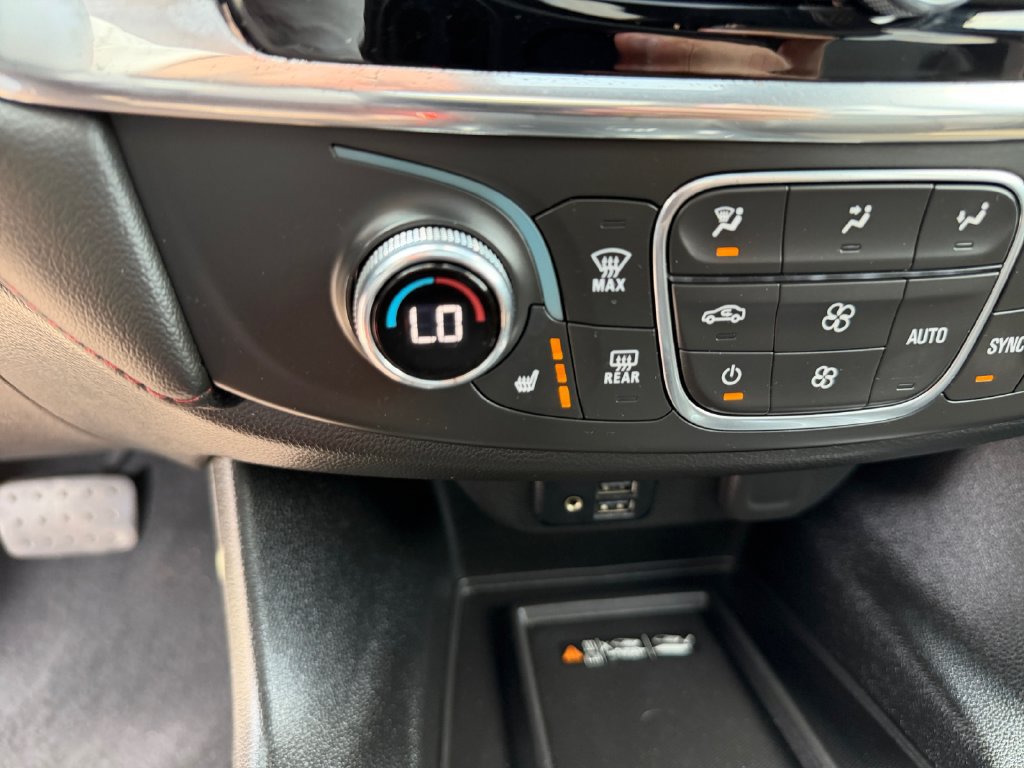 Used 2023 Chevrolet Traverse RS AWD/4WD image 30