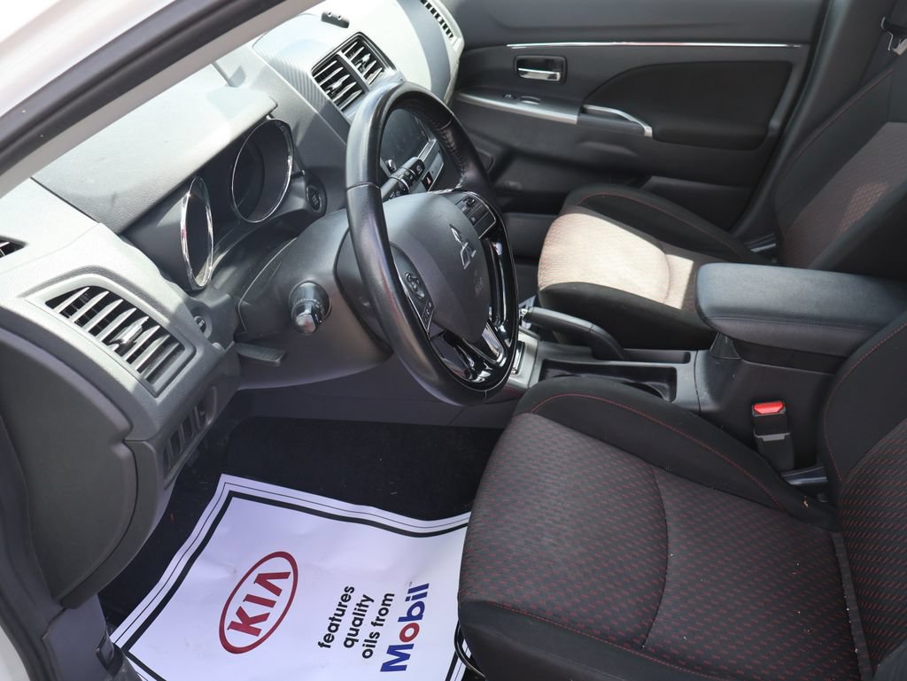Used 2019 Mitsubishi Outlander Sport SE FWD image 23