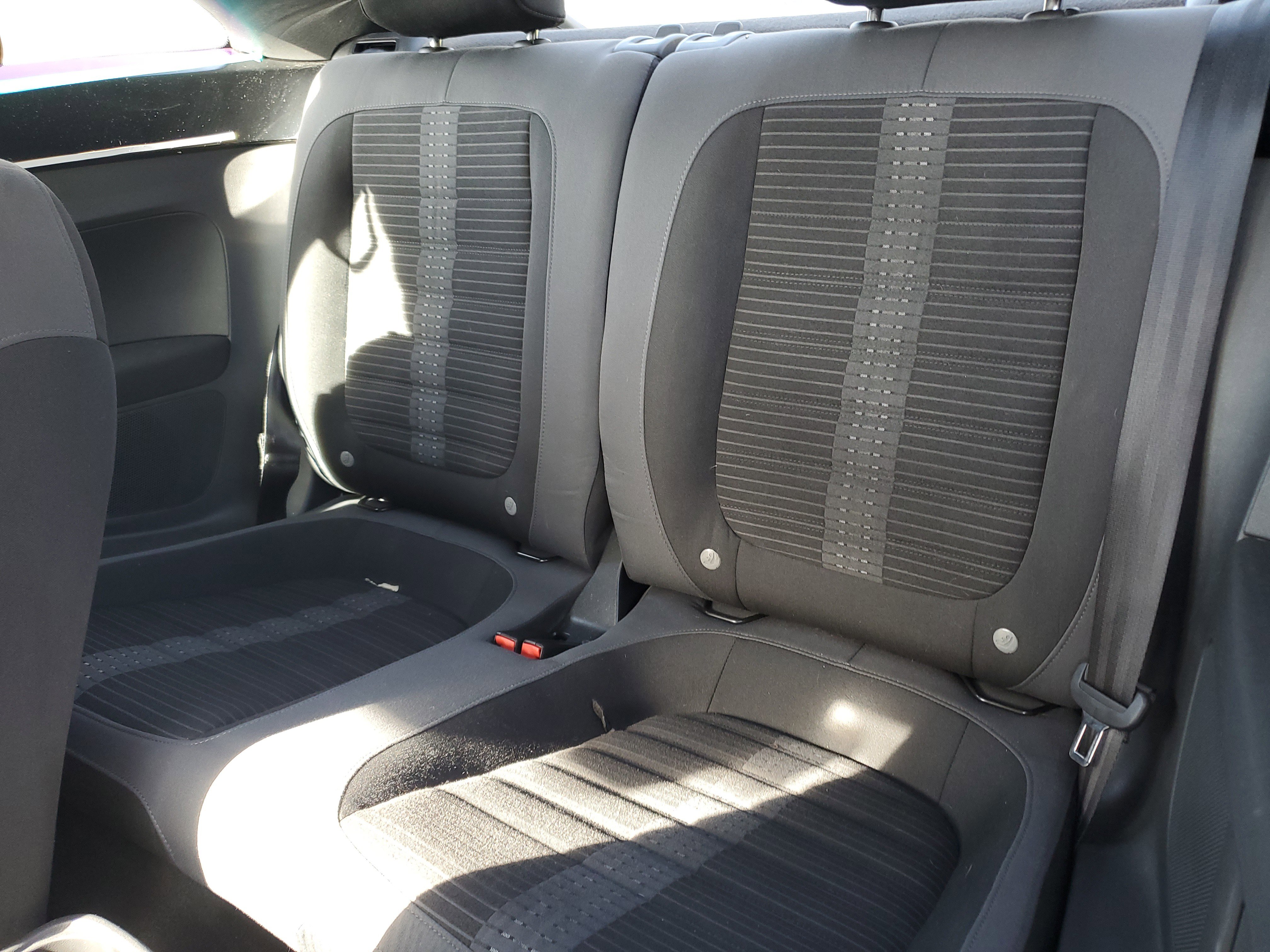 Used 2012 Volkswagen Beetle 2.0T image 28