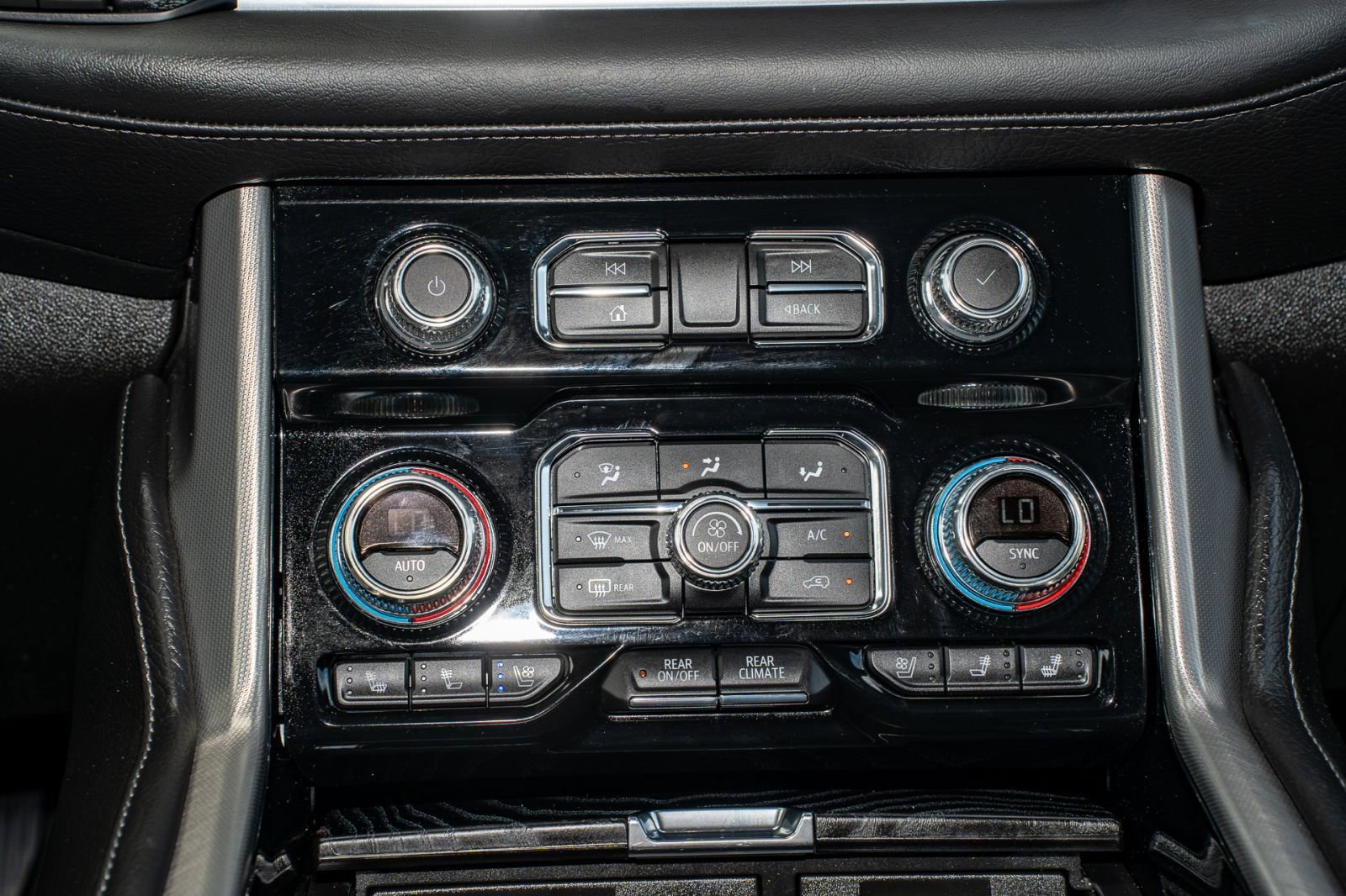 Used 2024 GMC Yukon XL Denali image 26