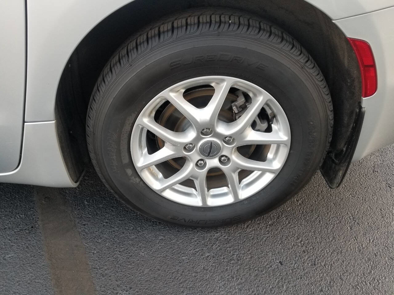 Certified 2023 Chrysler Pacifica Touring image 4