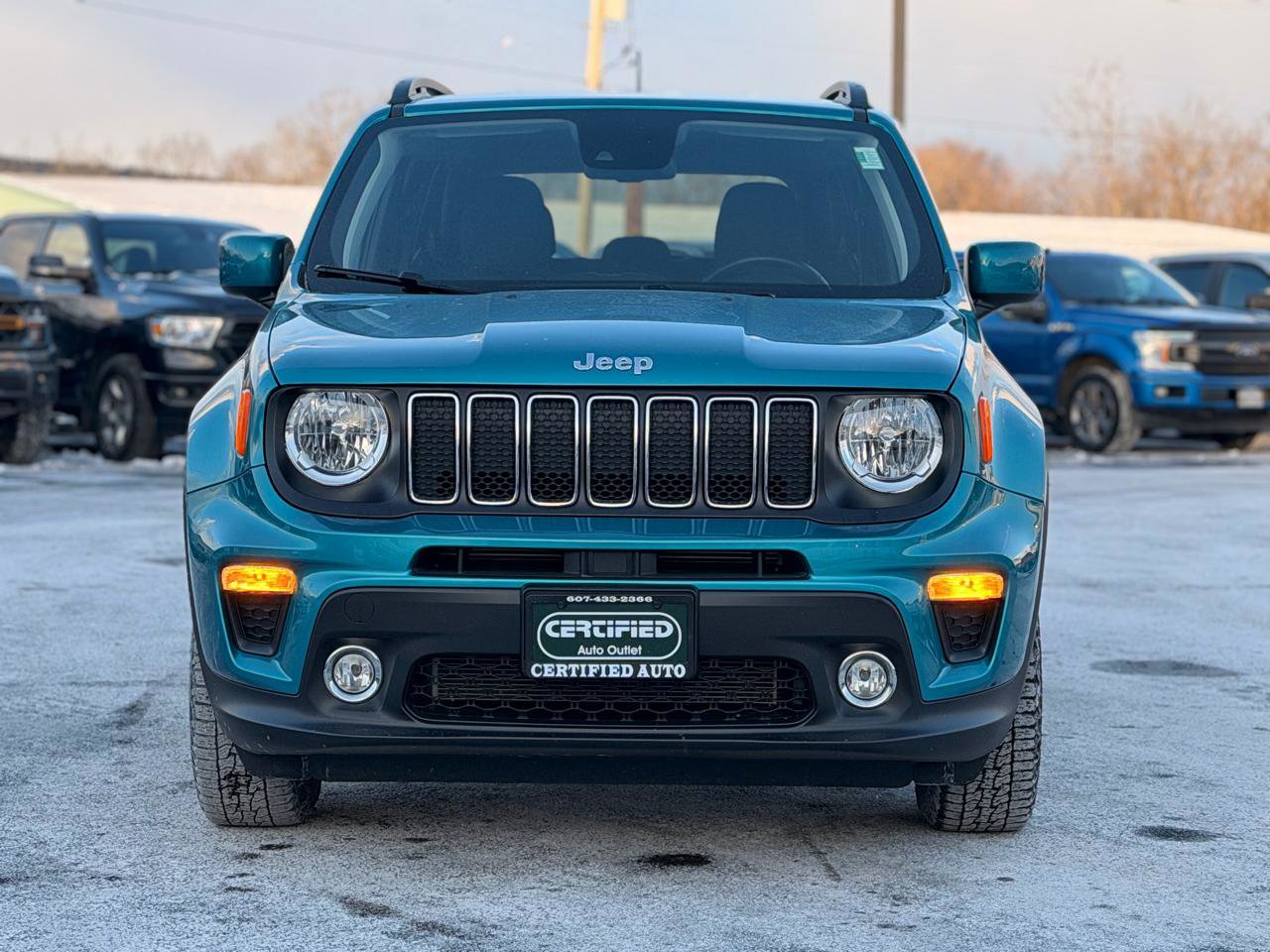Used 2021 Jeep Renegade Latitude w/ Convenience Group image 2