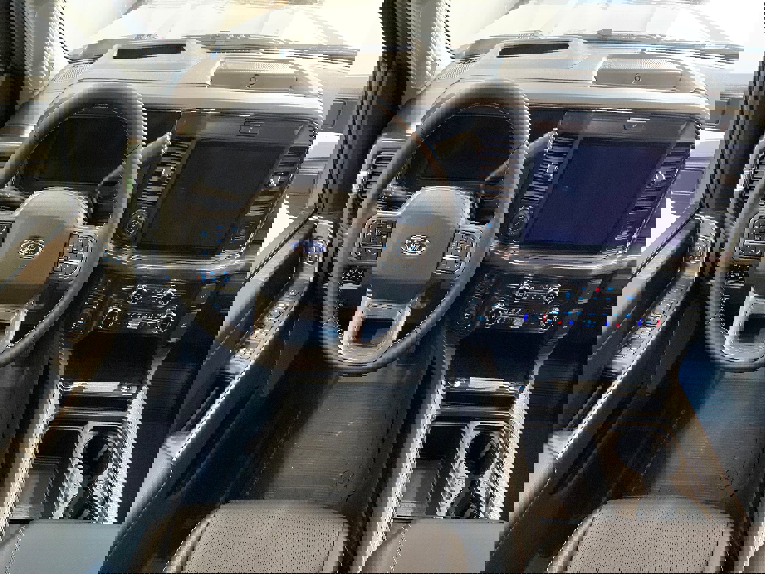 New 2025 Ford F350 Lariat w/ Lariat Ultimate Package image 11