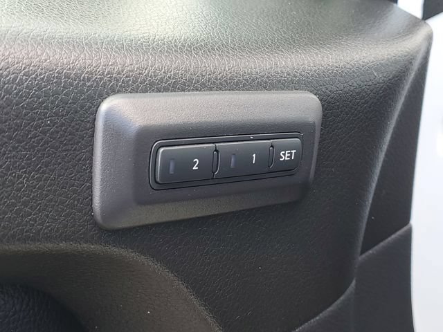 Used 2024 Nissan Titan PRO-4X w/ Pro-4x Convenience Package AWD/4WD image 31