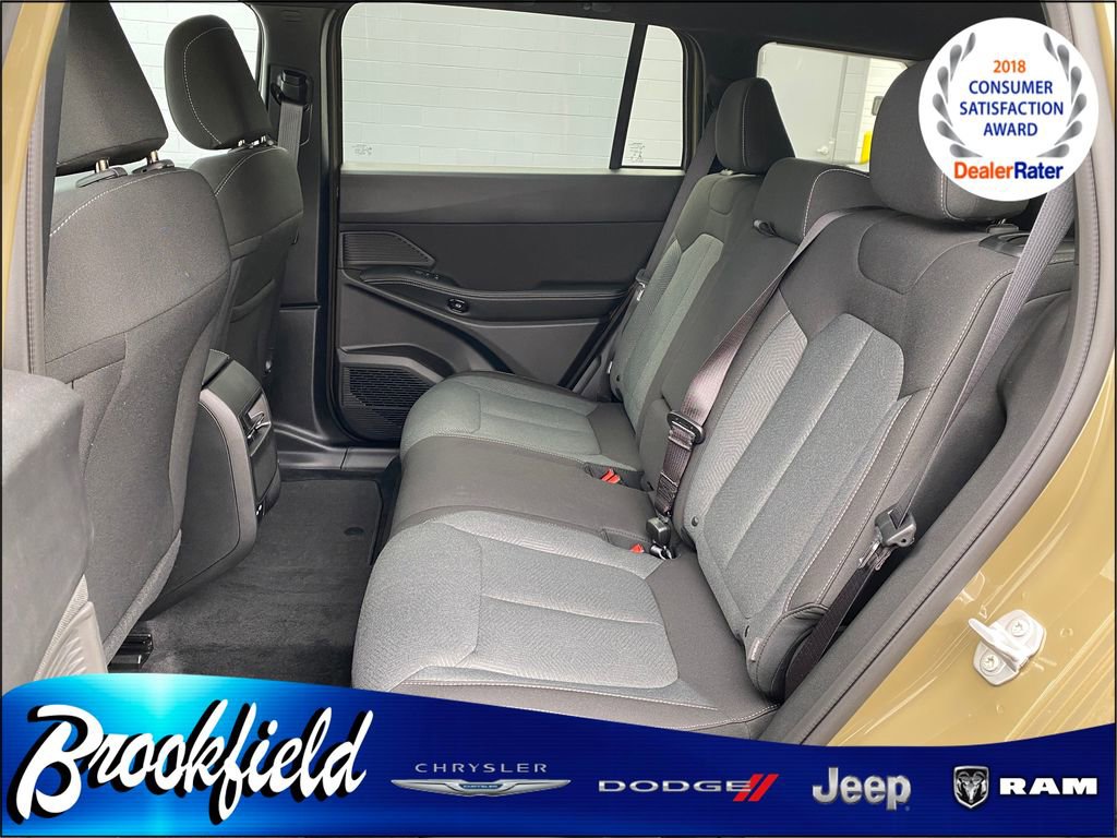 New 2026 Jeep Cherokee Laredo image 18