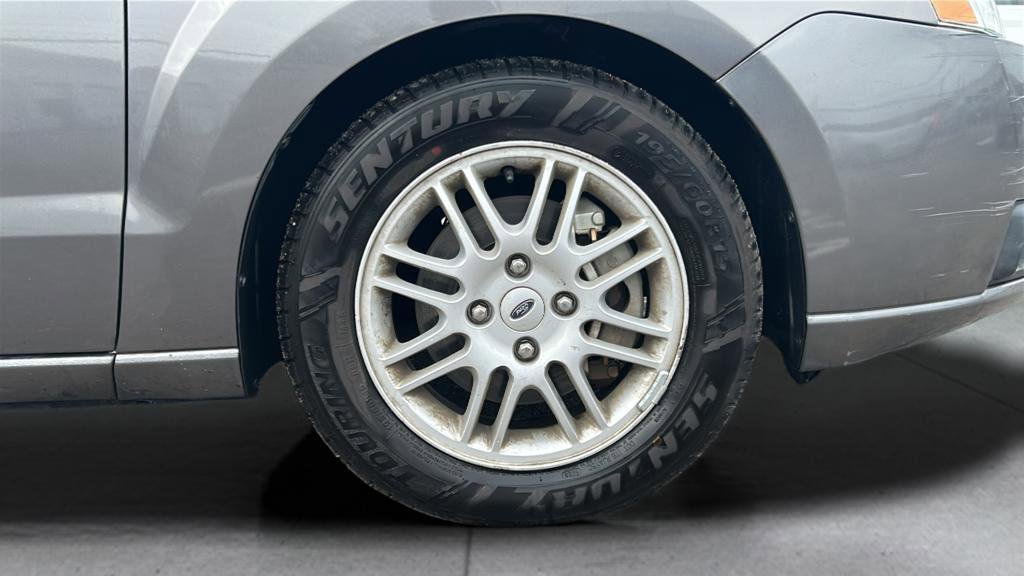 Used 2010 Ford Focus SE image 9