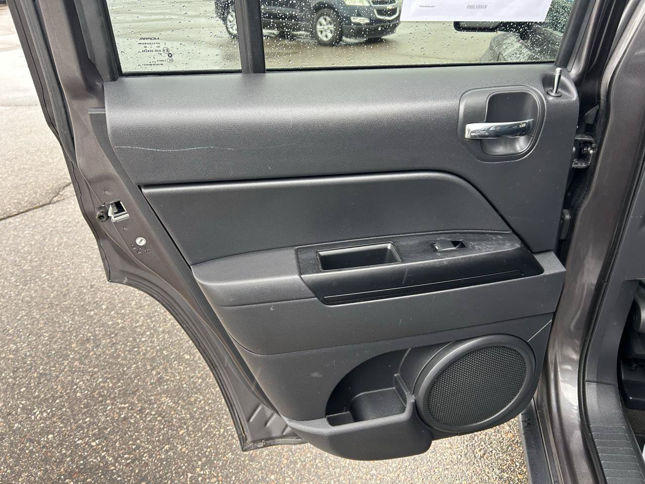 Used 2014 Jeep Patriot High Altitude FWD image 13