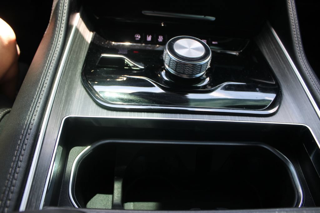 Used 2024 Jeep Wagoneer Series II AWD/4WD image 52