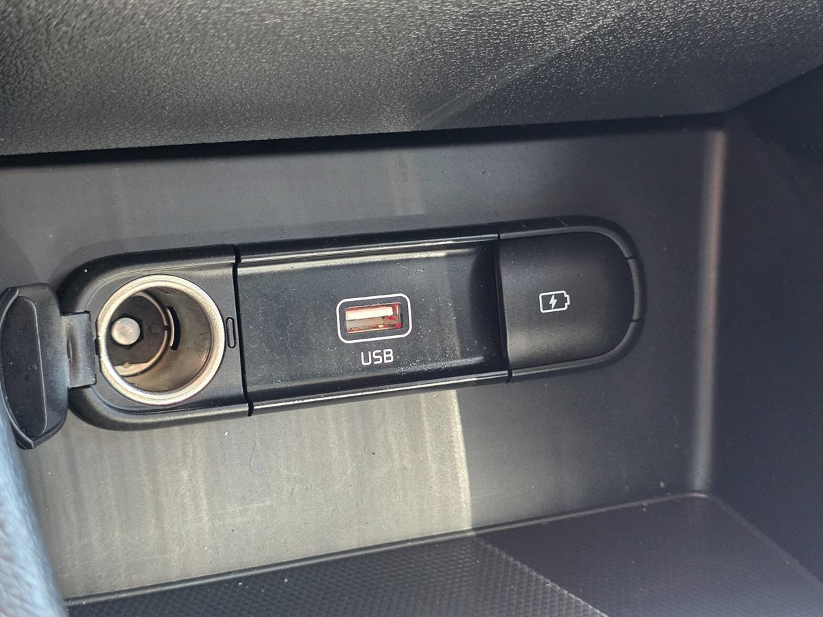 Used 2022 Kia Niro LXS FWD image 34