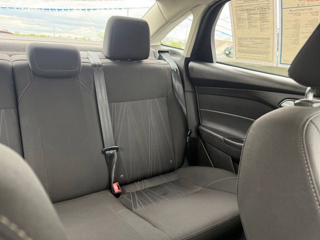 Used 2017 Ford Focus SE FWD image 46
