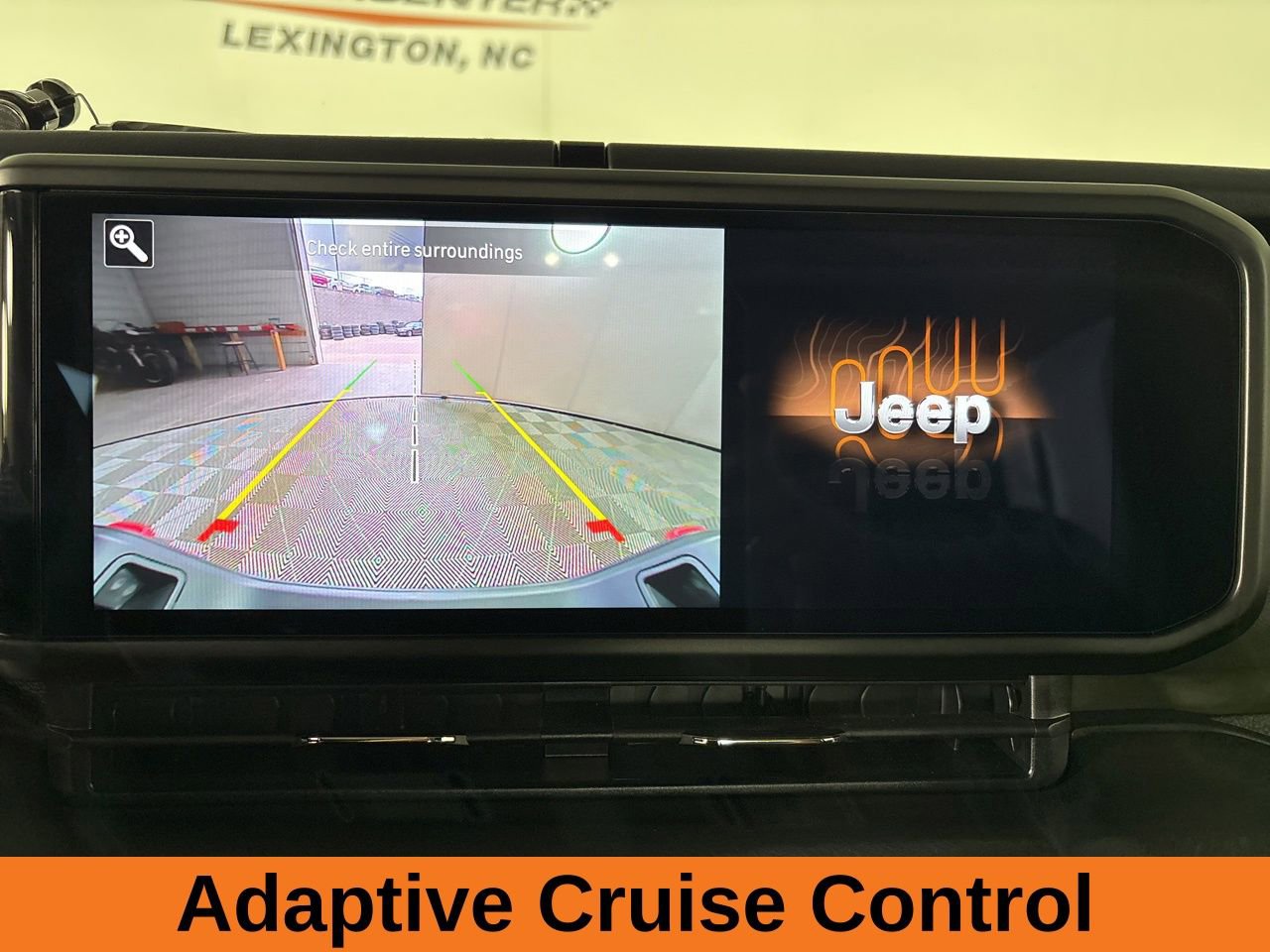 Used 2025 Jeep Gladiator Mojave w/ Convenience Group image 14