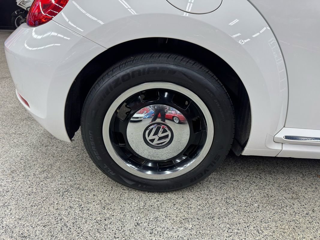 Used 2013 Volkswagen Beetle 2.5 image 24