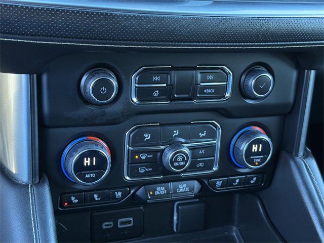 Used 2023 Chevrolet Suburban Premier image 27