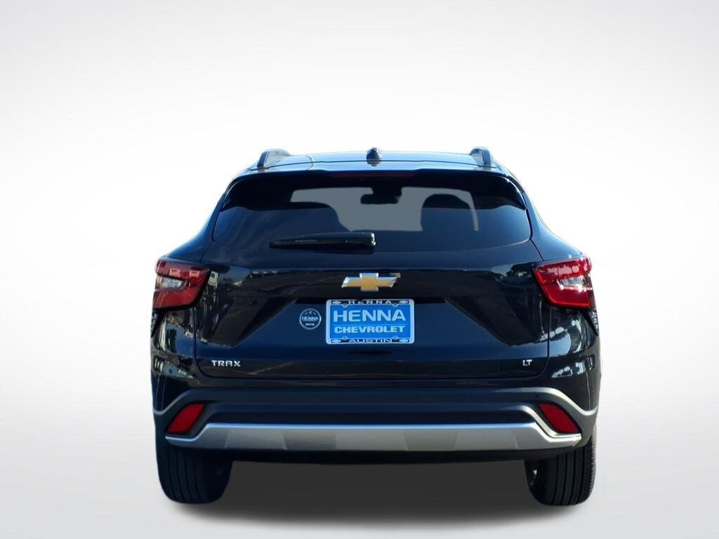 New 2026 Chevrolet Trax LT w/ Driver Confidence Package FWD image 5