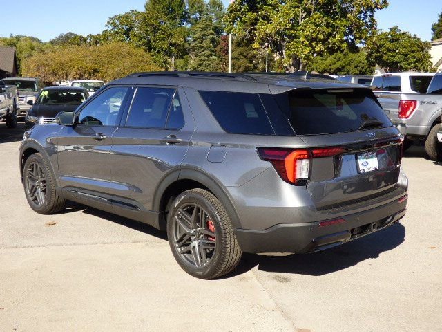 New 2026 Ford Explorer ST-Line w/ ST-Line Street Pack RWD image 5