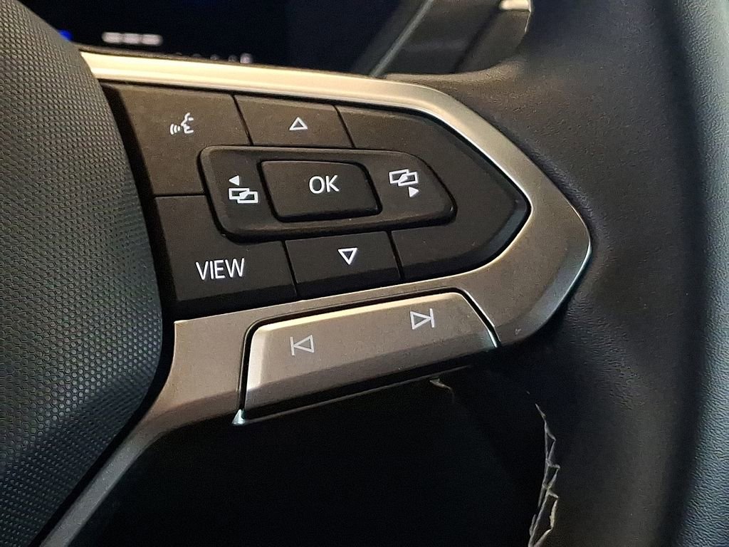 Used 2022 Volkswagen Tiguan SE image 21