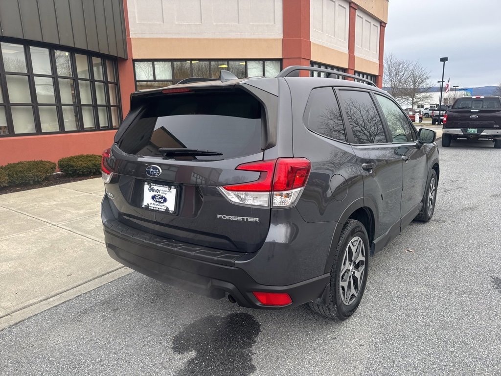 Used 2021 Subaru Forester Premium image 7