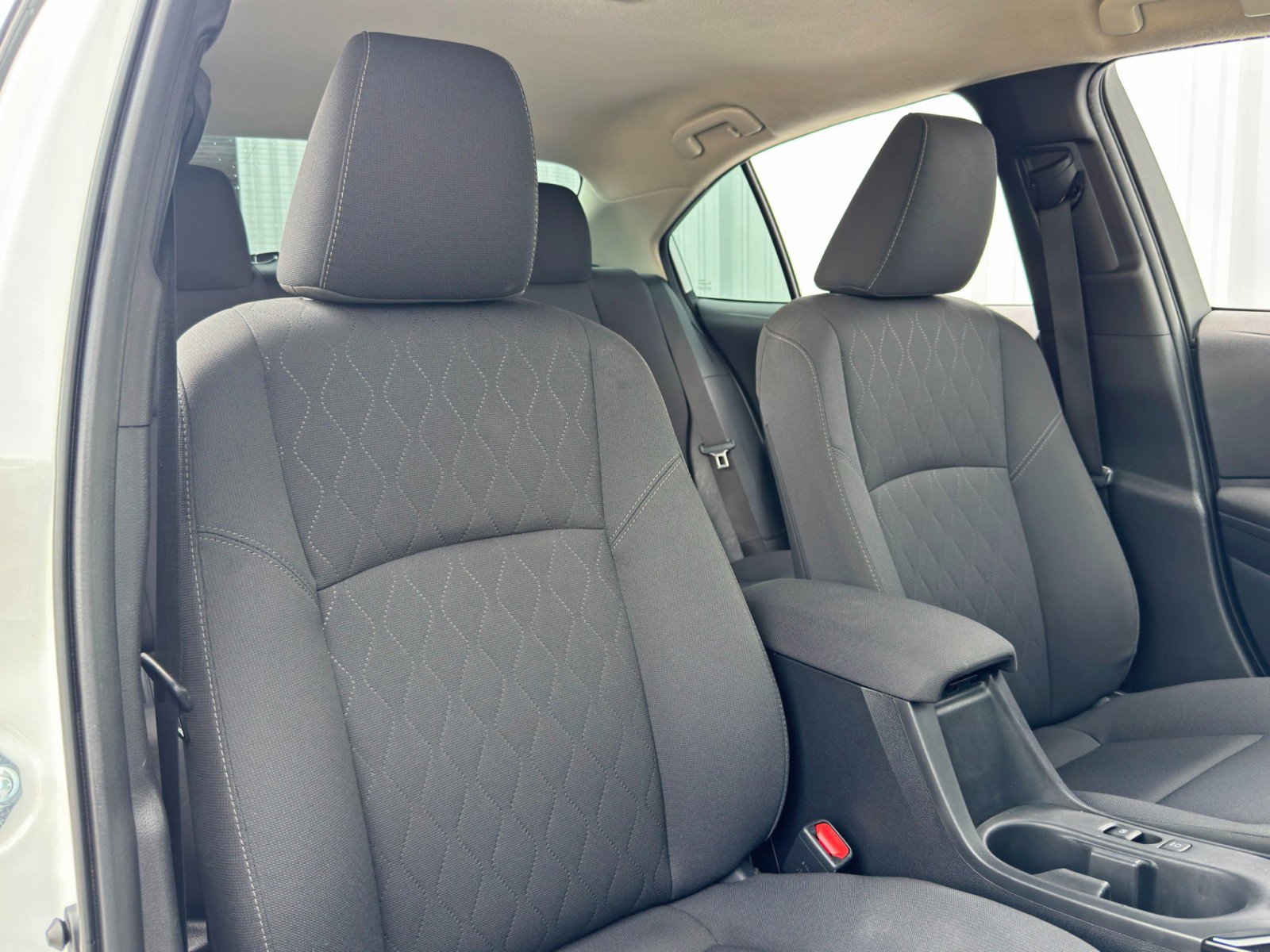 Used 2024 Toyota Corolla LE image 33