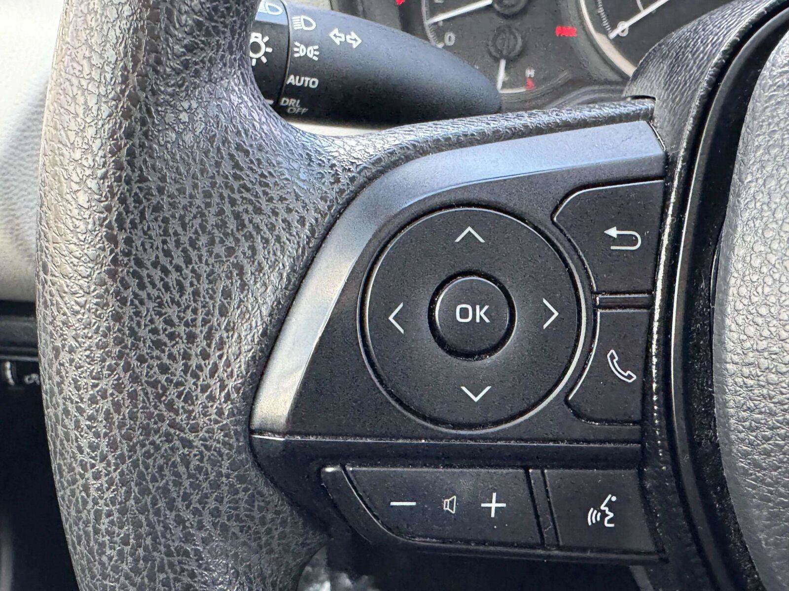 Used 2021 Toyota Corolla LE FWD image 22
