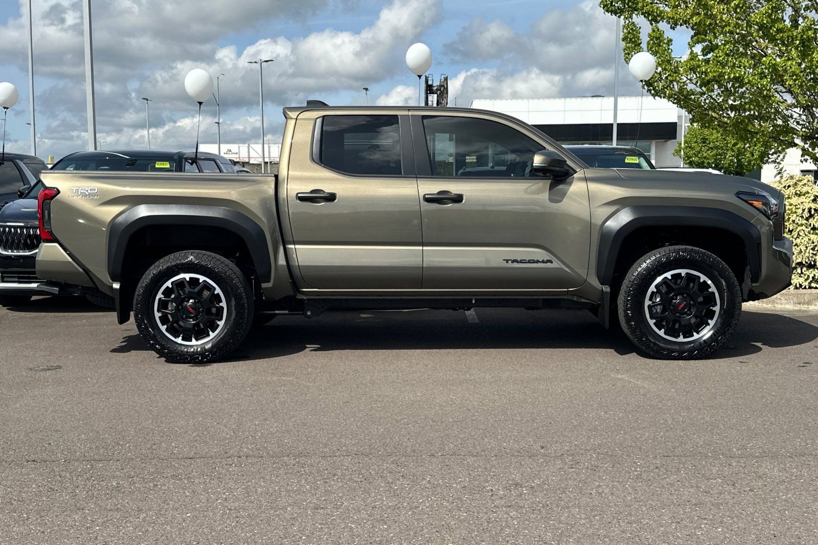 Used 2026 Toyota Tacoma TRD Off-Road w/ TRD Off Road Premium Package AWD/4WD image 3