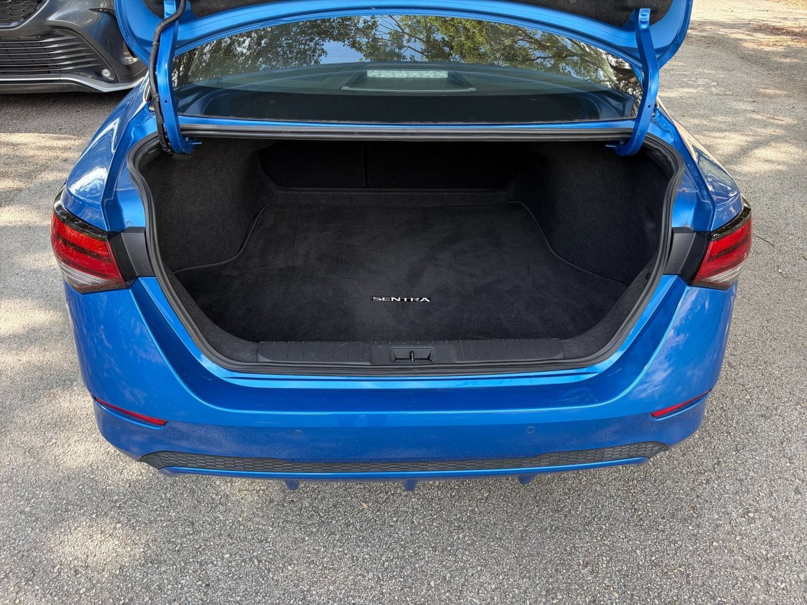 Used 2025 Nissan Sentra SV FWD image 29