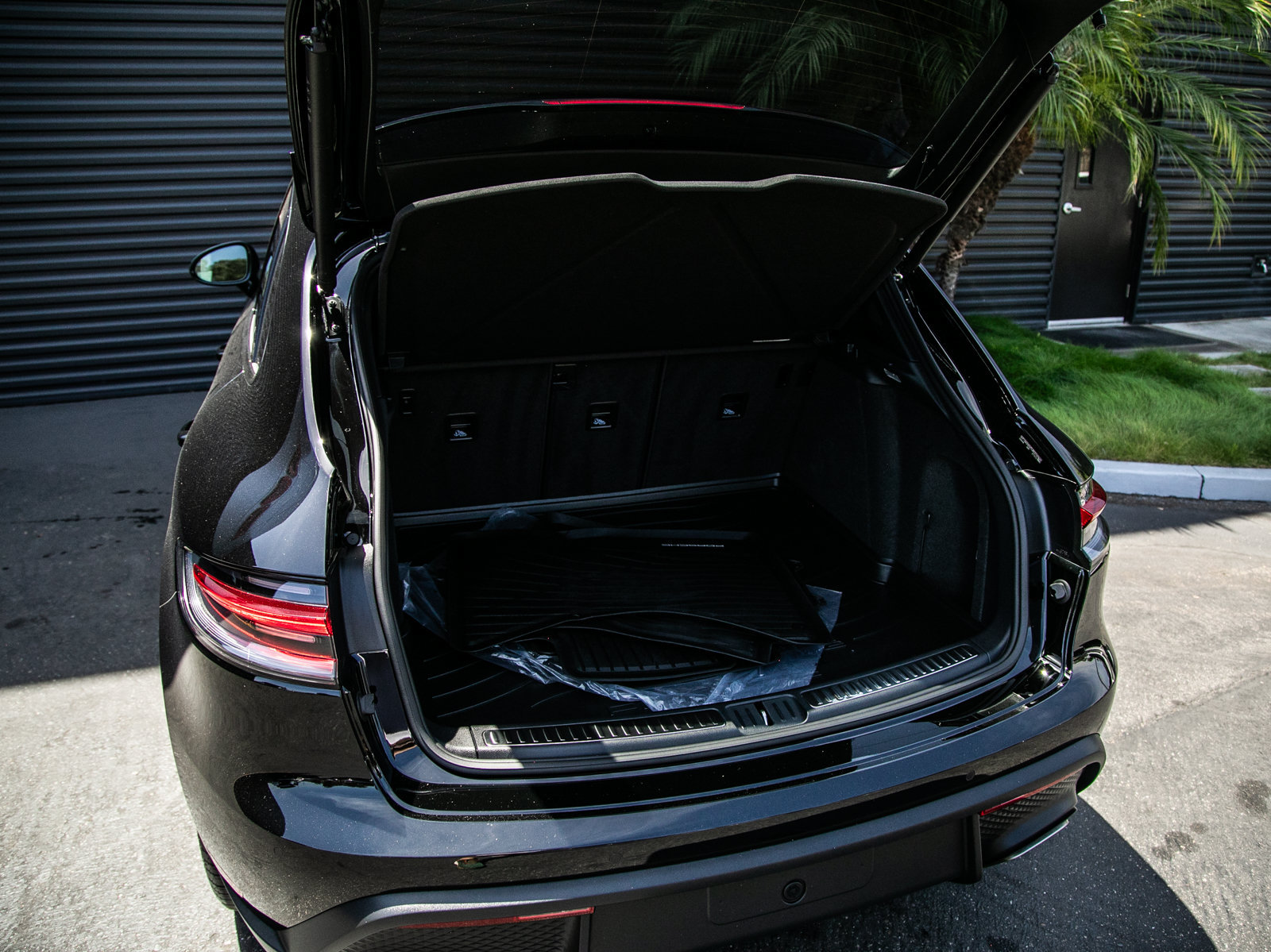 Certified 2026 Porsche Macan AWD/4WD image 20