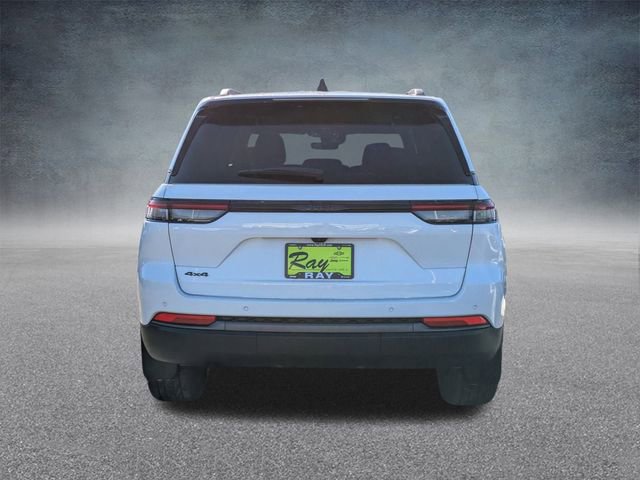 New 2026 Jeep Grand Cherokee Limited w/ Limited Altitude Package AWD/4WD image 5