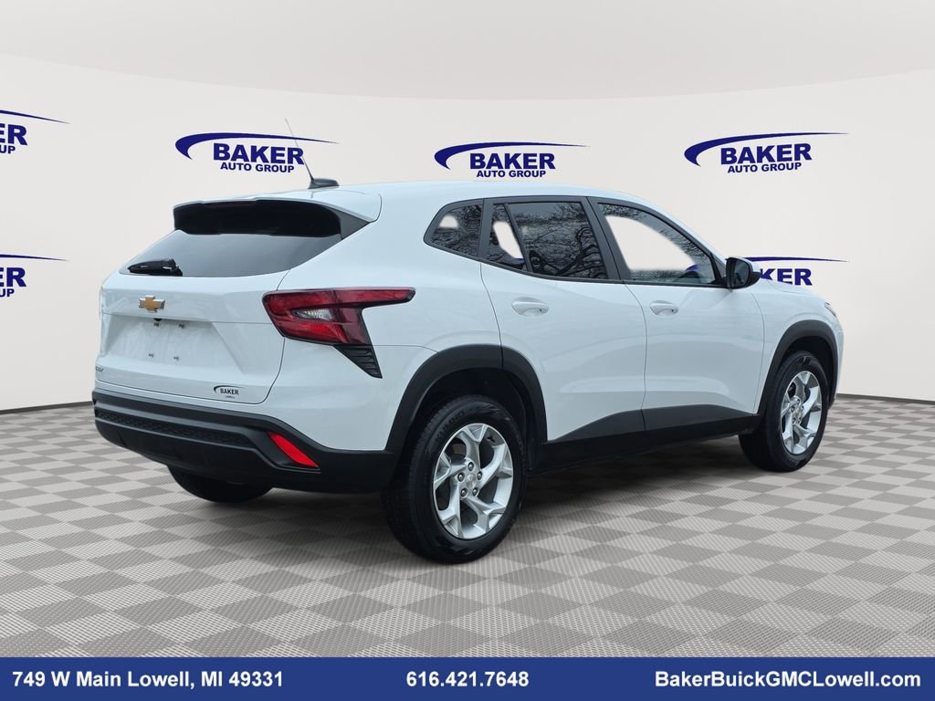 Used 2024 Chevrolet Trax LS w/ LS Convenience Package image 7