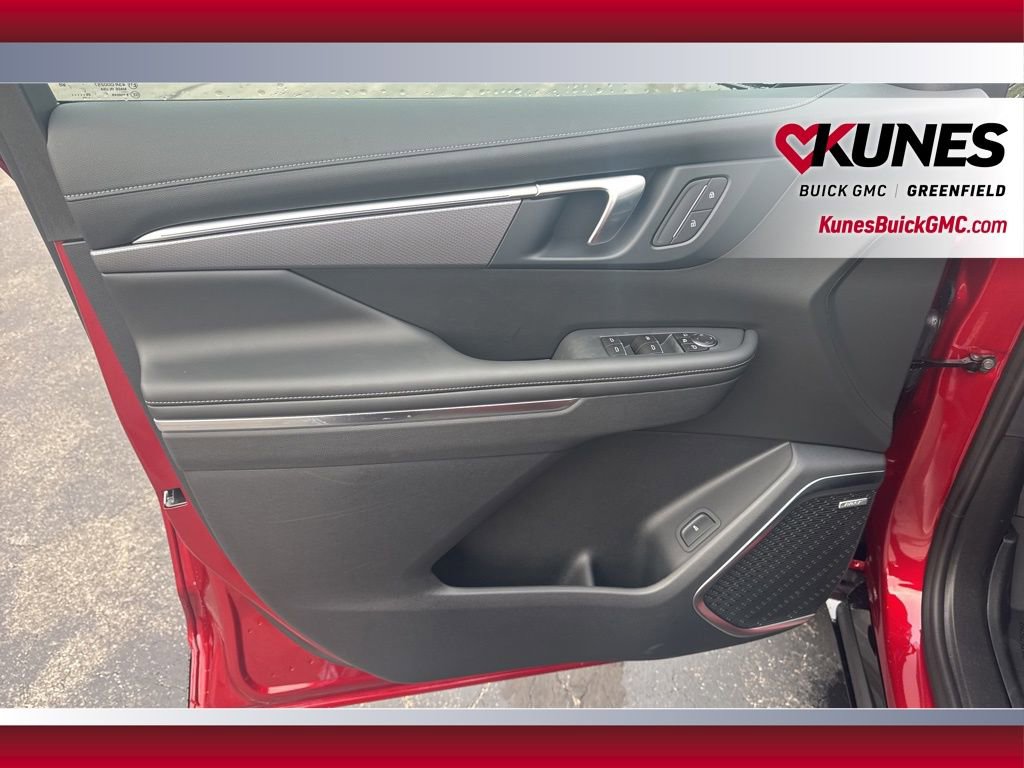 New 2026 Buick Enclave Sport Touring w/ LPO, Floor Liner Package image 14