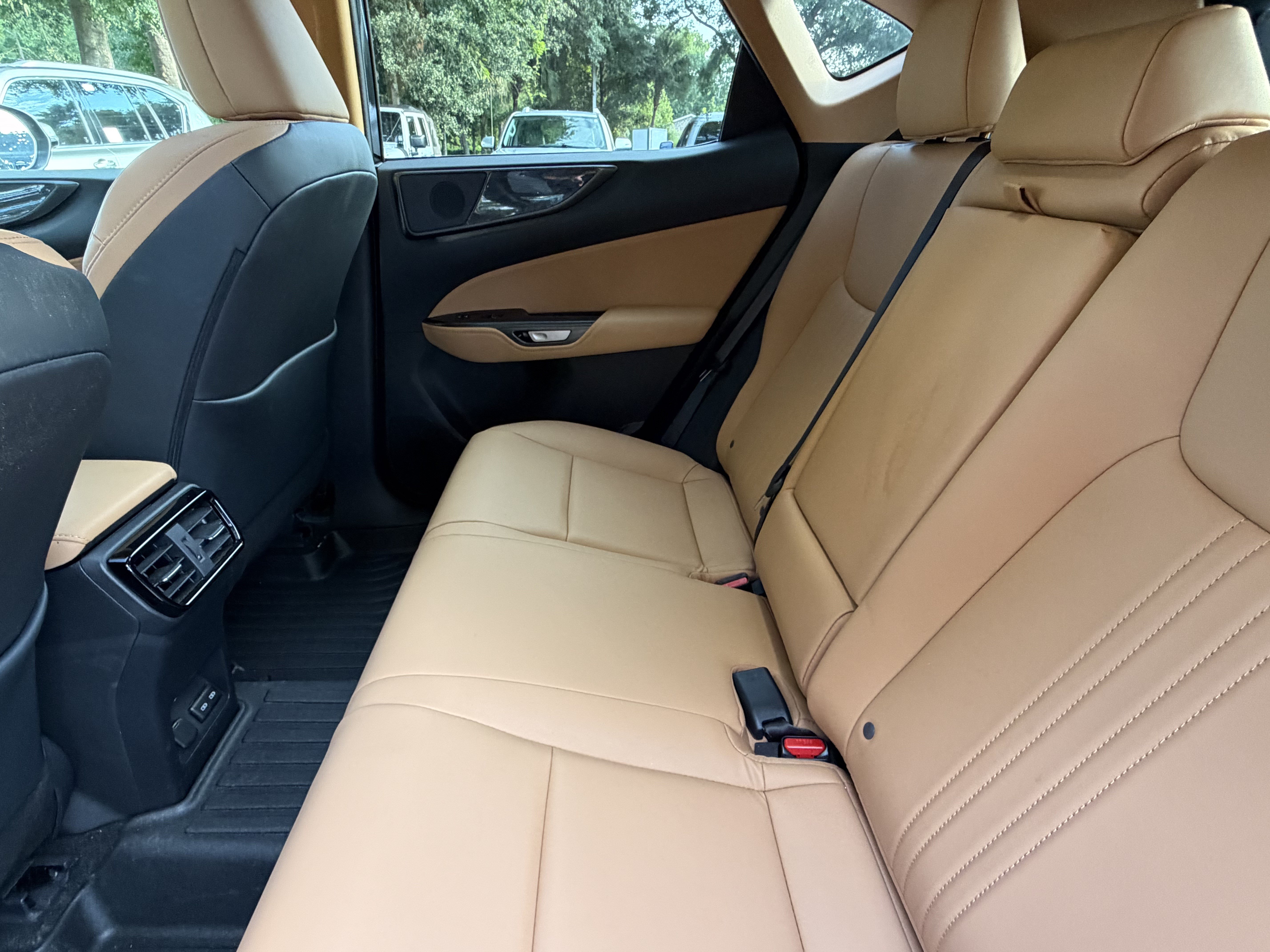 Certified 2025 Lexus NX 250 FWD w/ Premium Package image 31