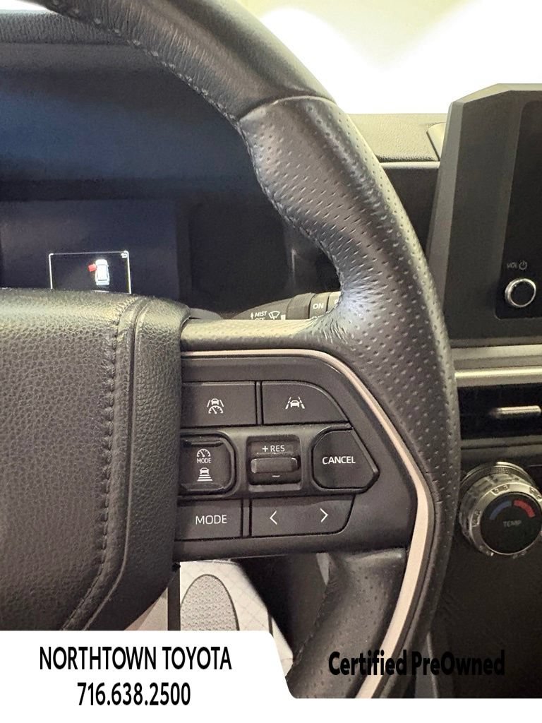 Used 2025 Toyota 4Runner SR5 AWD/4WD image 15