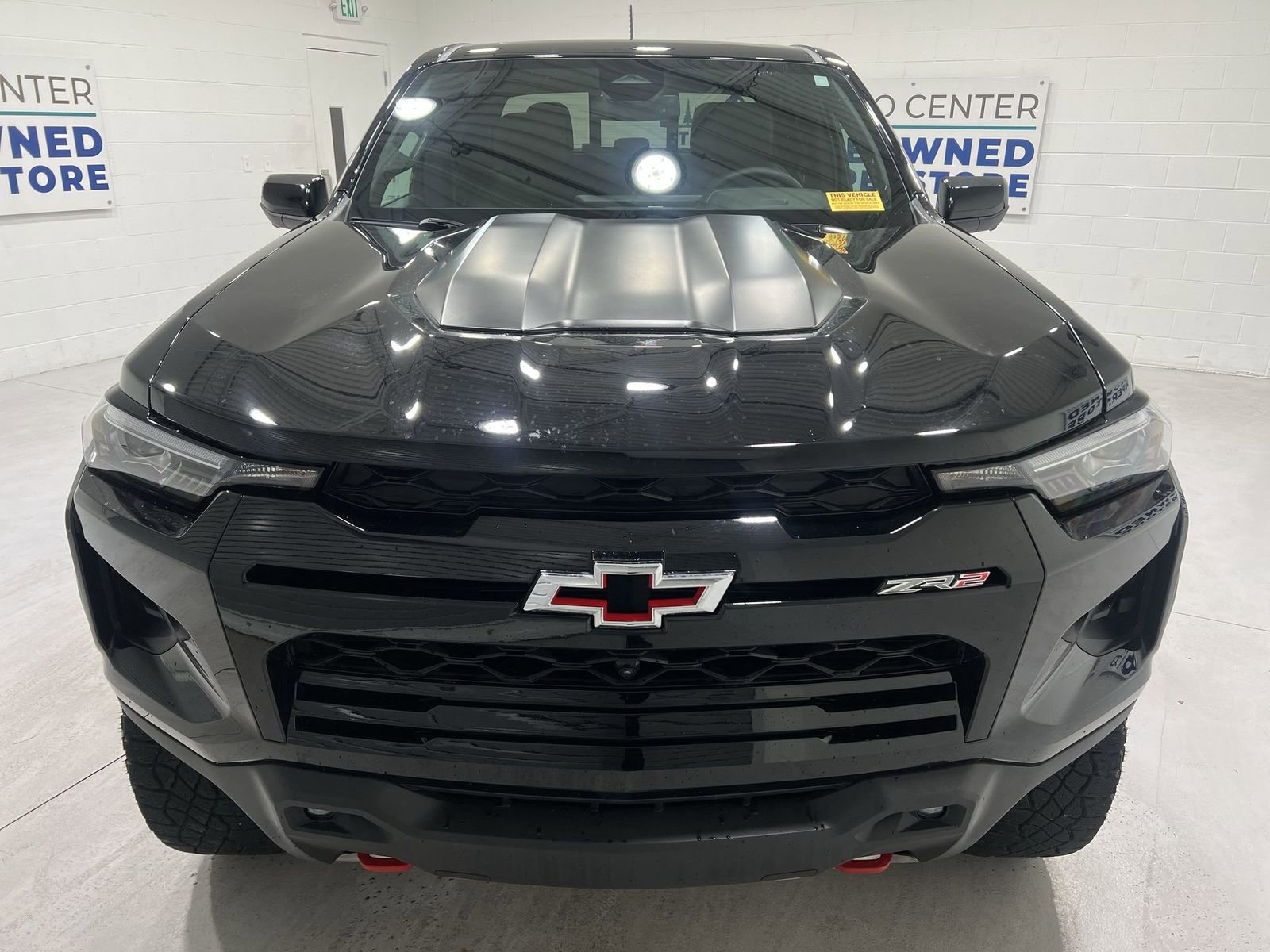 Used 2024 Chevrolet Colorado ZR2 w/ ZR2 Convenience Package III image 3