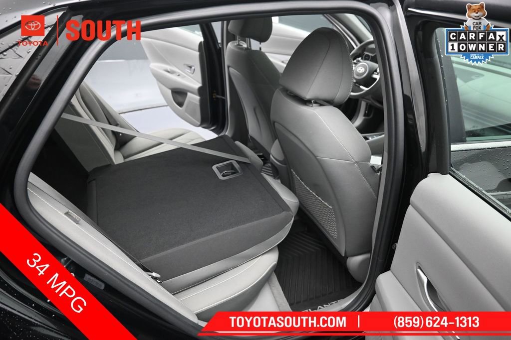 Used 2025 Hyundai Elantra SEL FWD image 31