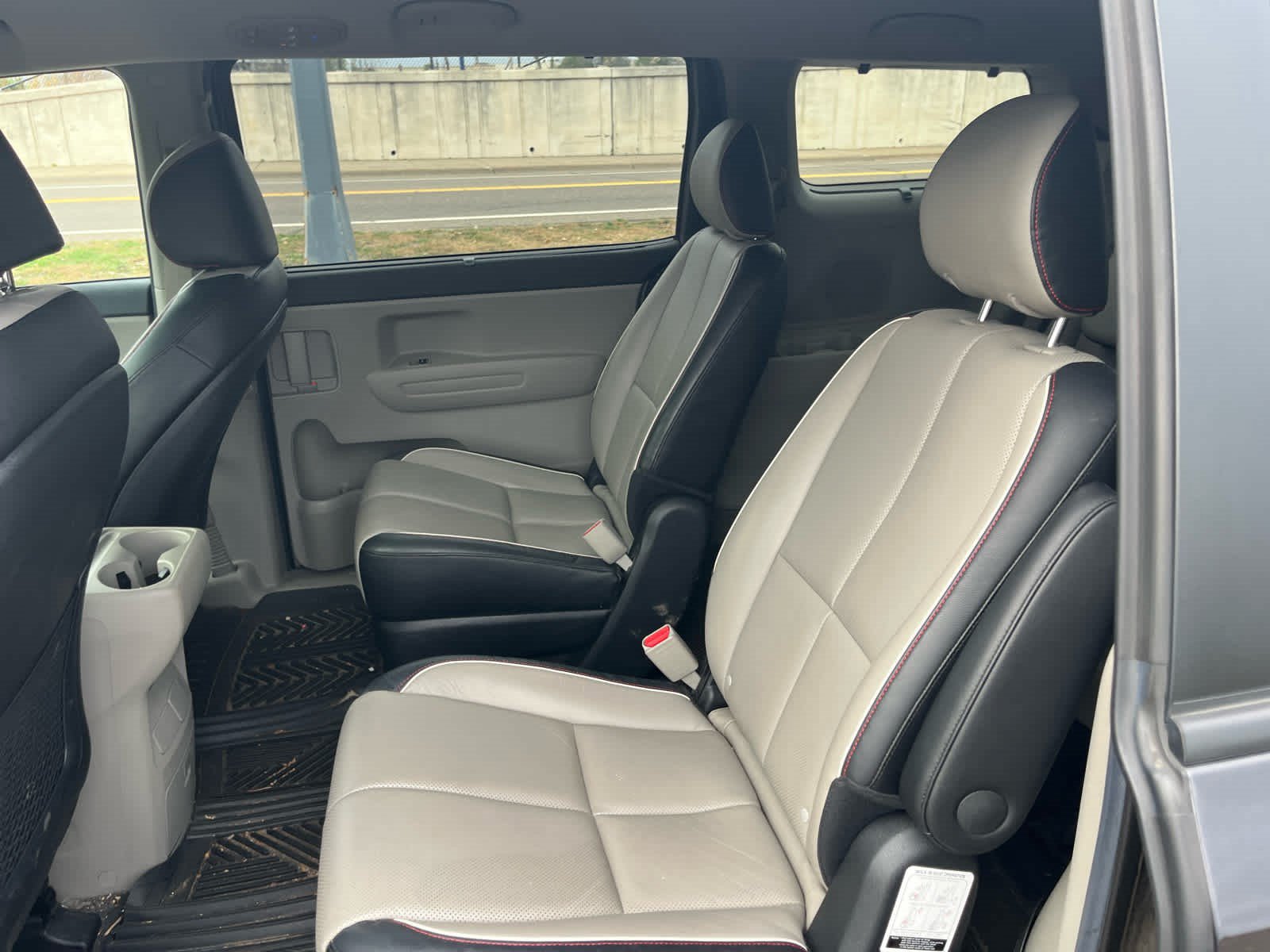 Used 2020 Kia Sedona EX FWD image 8