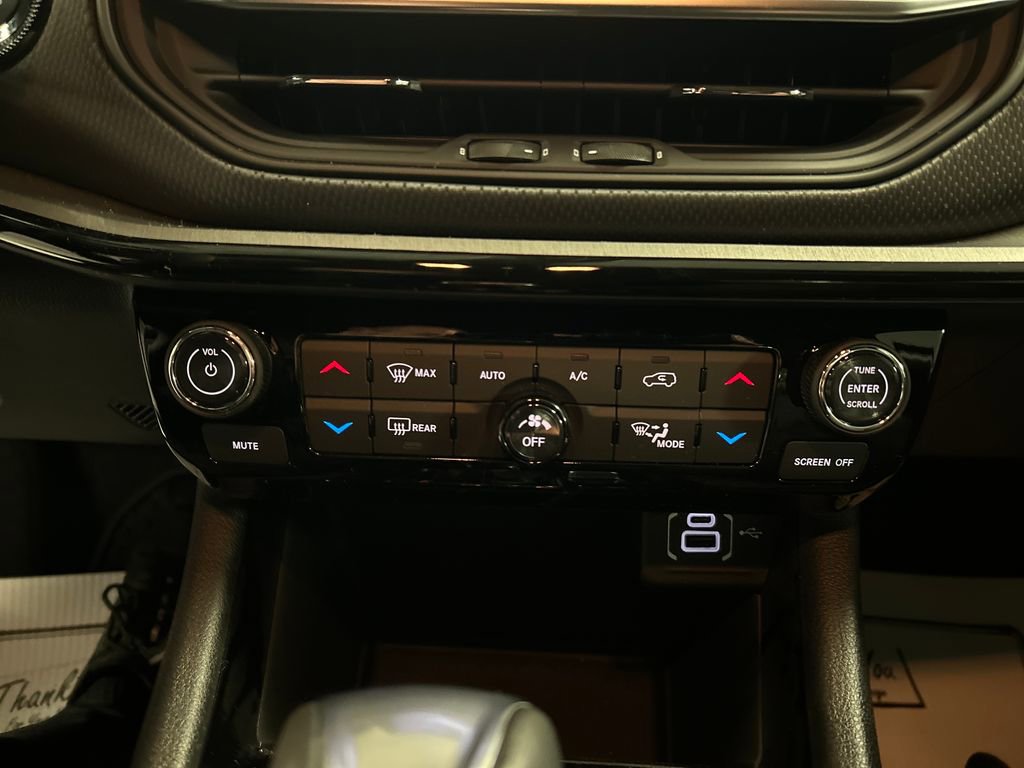 New 2026 Jeep Compass Trailhawk AWD/4WD image 17