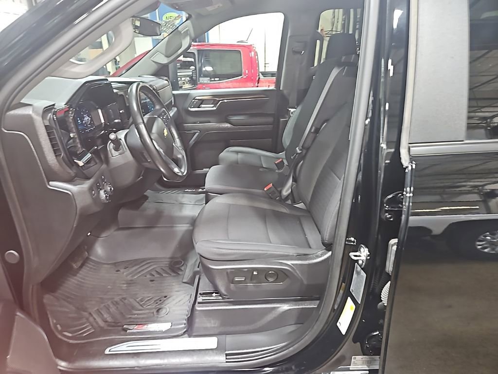 Used 2024 Chevrolet Silverado 2500 LT image 23