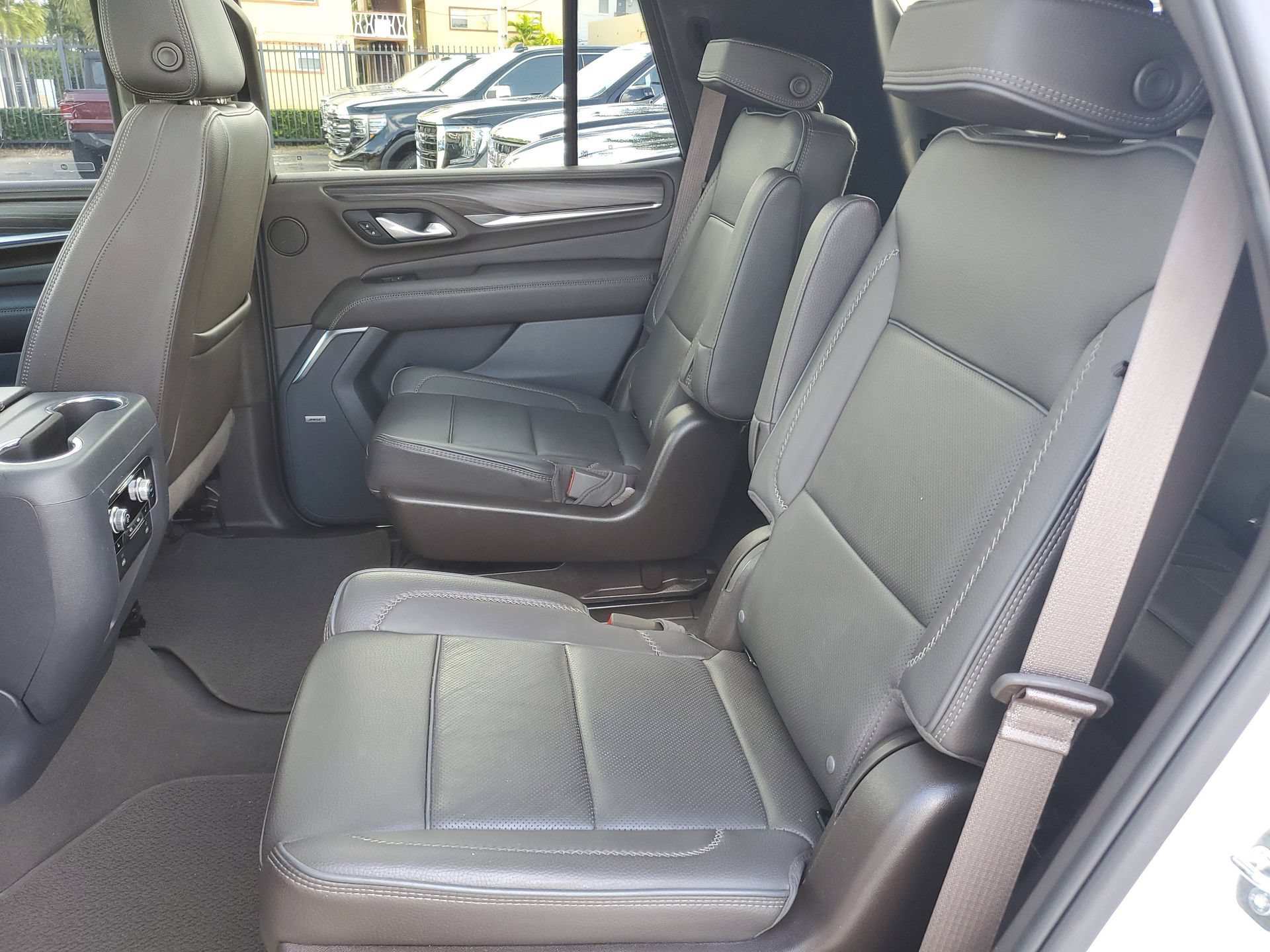 Used 2022 GMC Yukon Denali AWD/4WD image 15