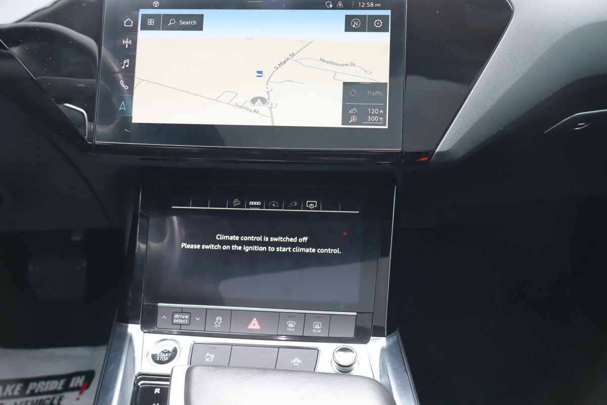 Used 2021 Audi e-tron Premium w/ Convenience Plus Package image 11