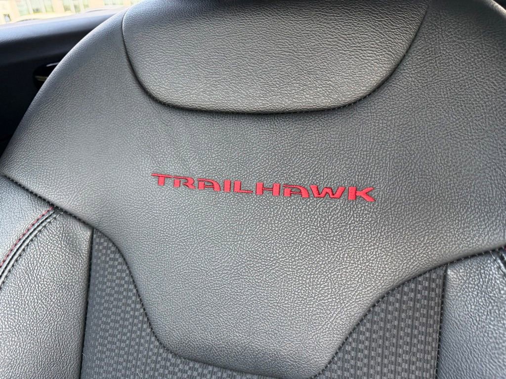 Used 2024 Jeep Compass Trailhawk AWD/4WD image 18