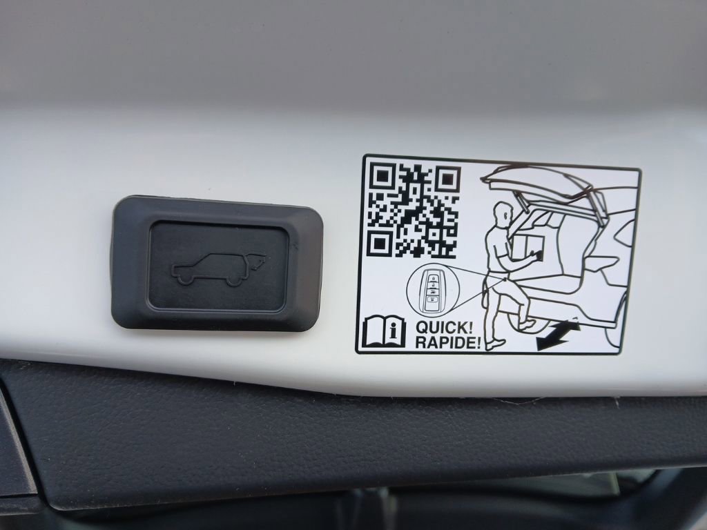 New 2025 Toyota RAV4 Limited image 11