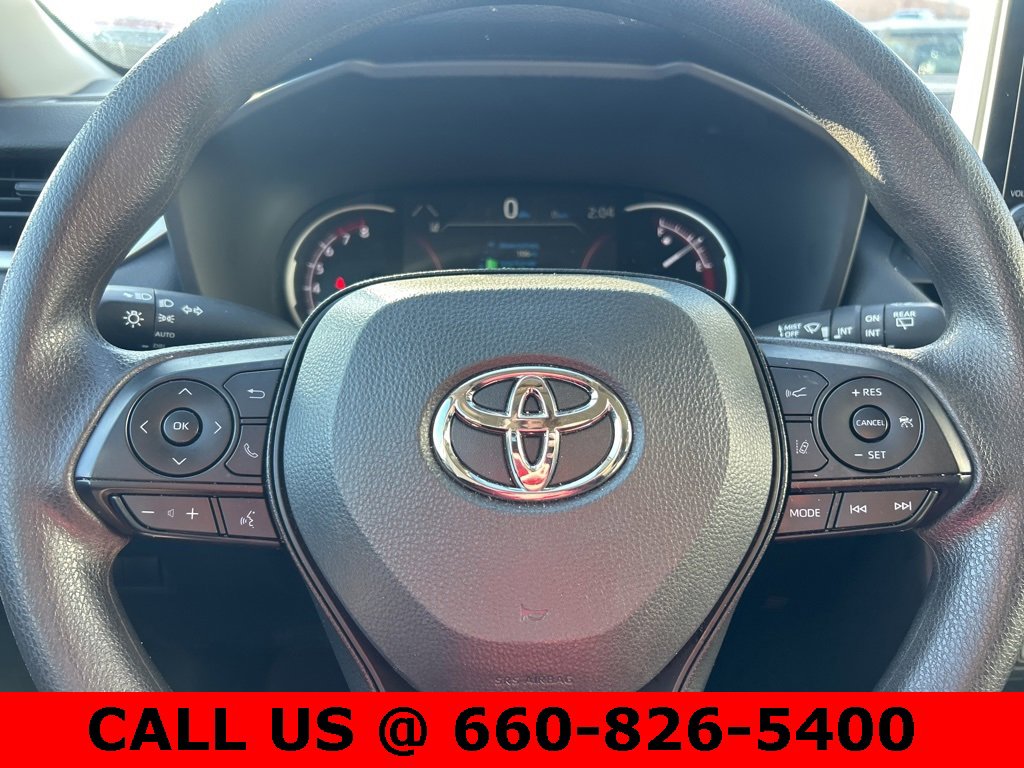 Used 2025 Toyota RAV4 XLE image 16