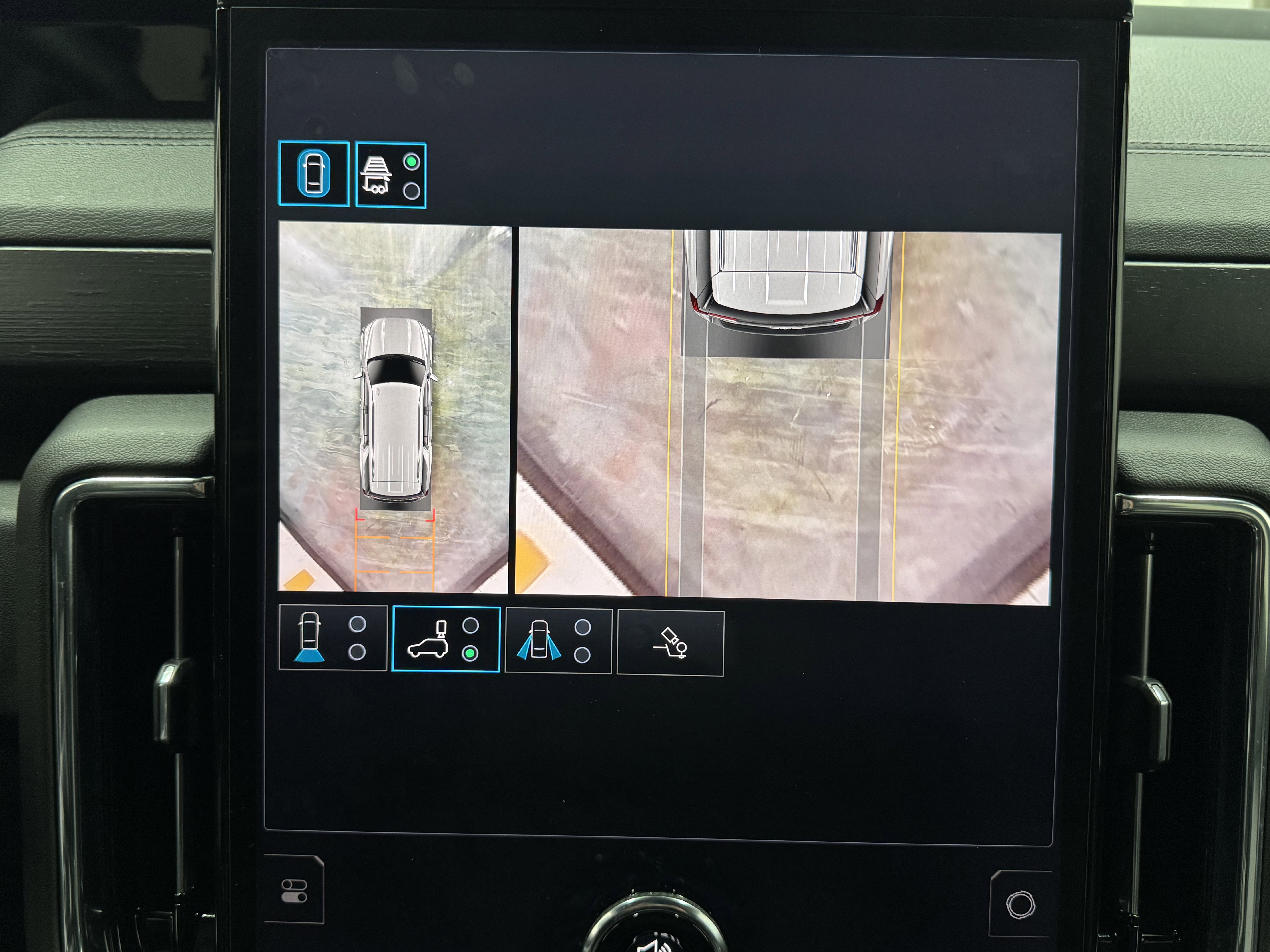 Used 2025 GMC Yukon Denali image 31