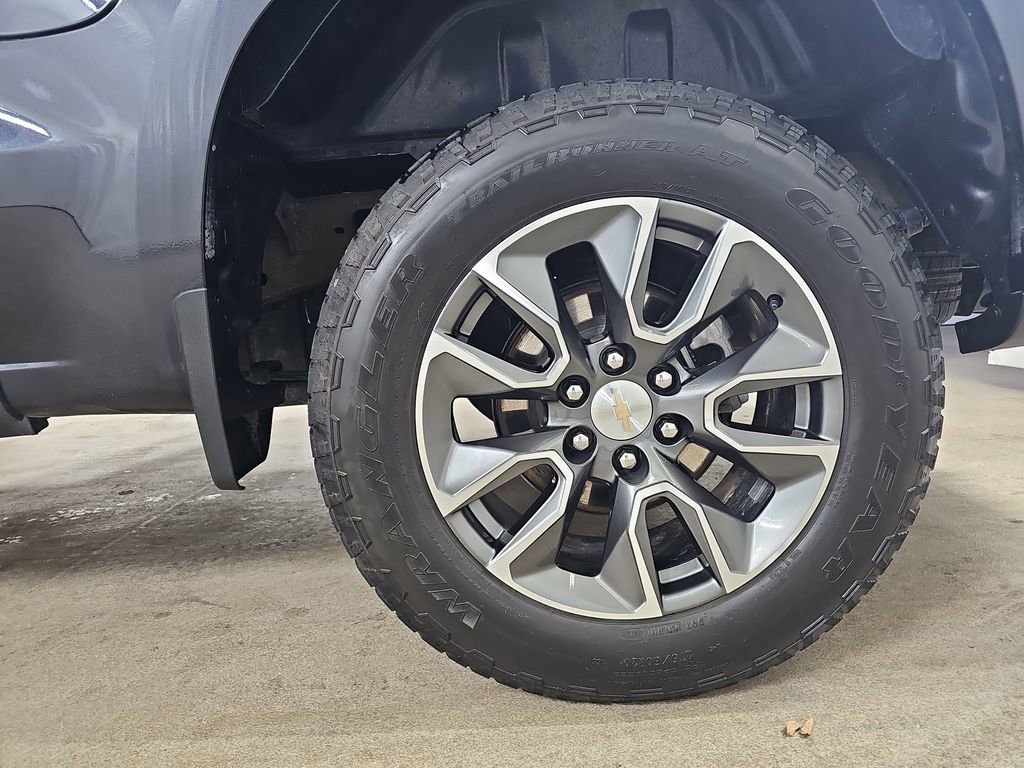 Used 2024 Chevrolet Silverado 1500 LT image 38
