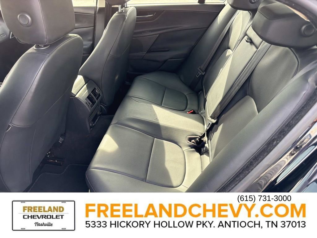 Used 2017 Jaguar XE image 16