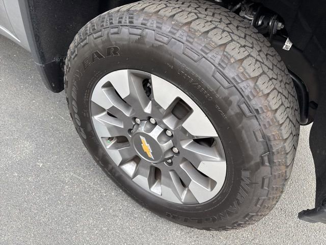 Used 2025 Chevrolet Silverado 2500 Custom w/ Custom Convenience Package image 9