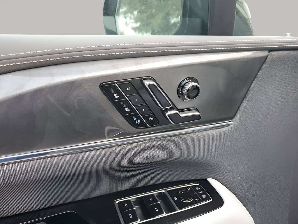 New 2026 Cadillac Escalade IQL Luxury AWD/4WD image 34