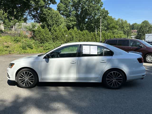 Used 2017 Volkswagen Jetta Sport w/ Jetta Sport Lighting Package FWD video 2