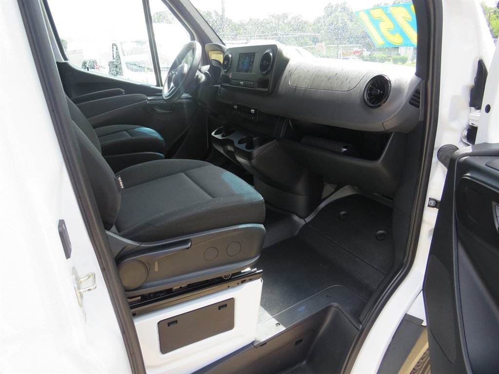Used 2024 Mercedes-Benz Sprinter 2500 image 24