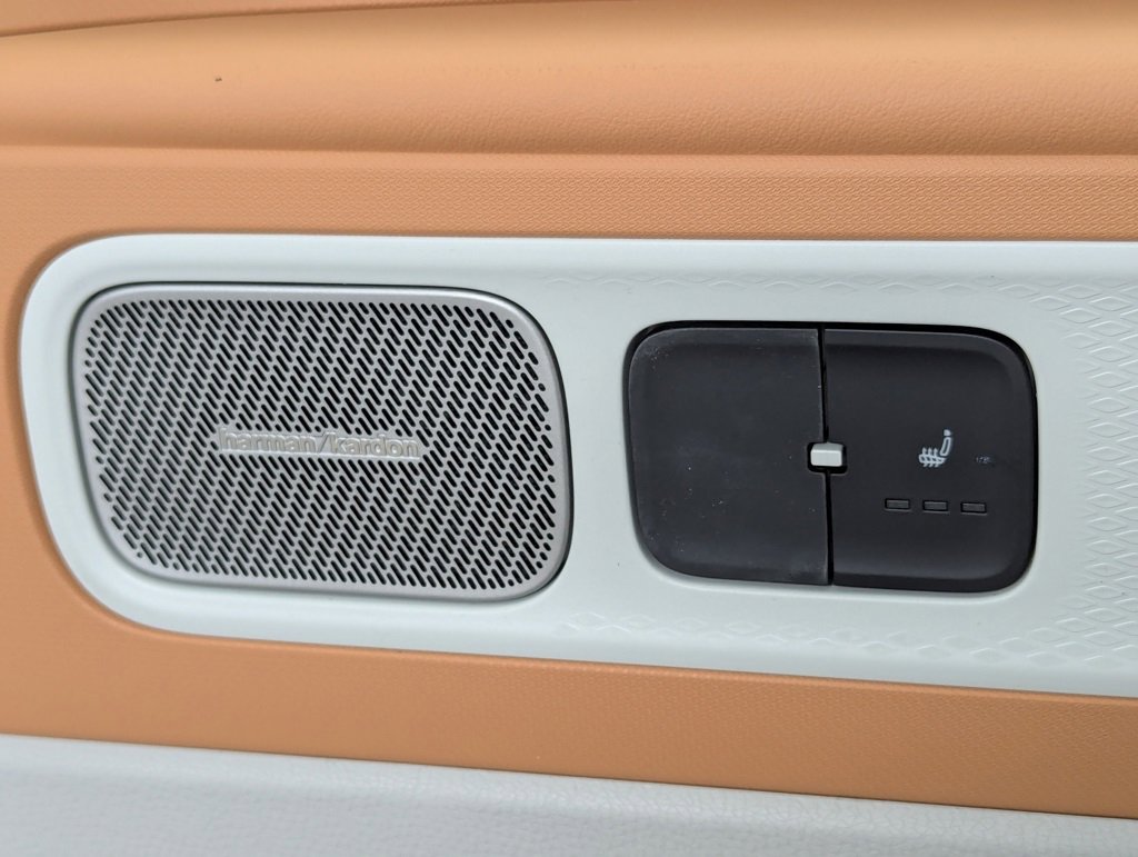 New 2025 Volkswagen ID. Buzz Pro S Plus image 26