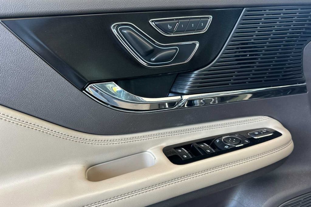 Used 2022 Lincoln Corsair FWD image 10